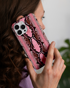 Pembe Yılan Derisi Premium Telefon Kılıfı