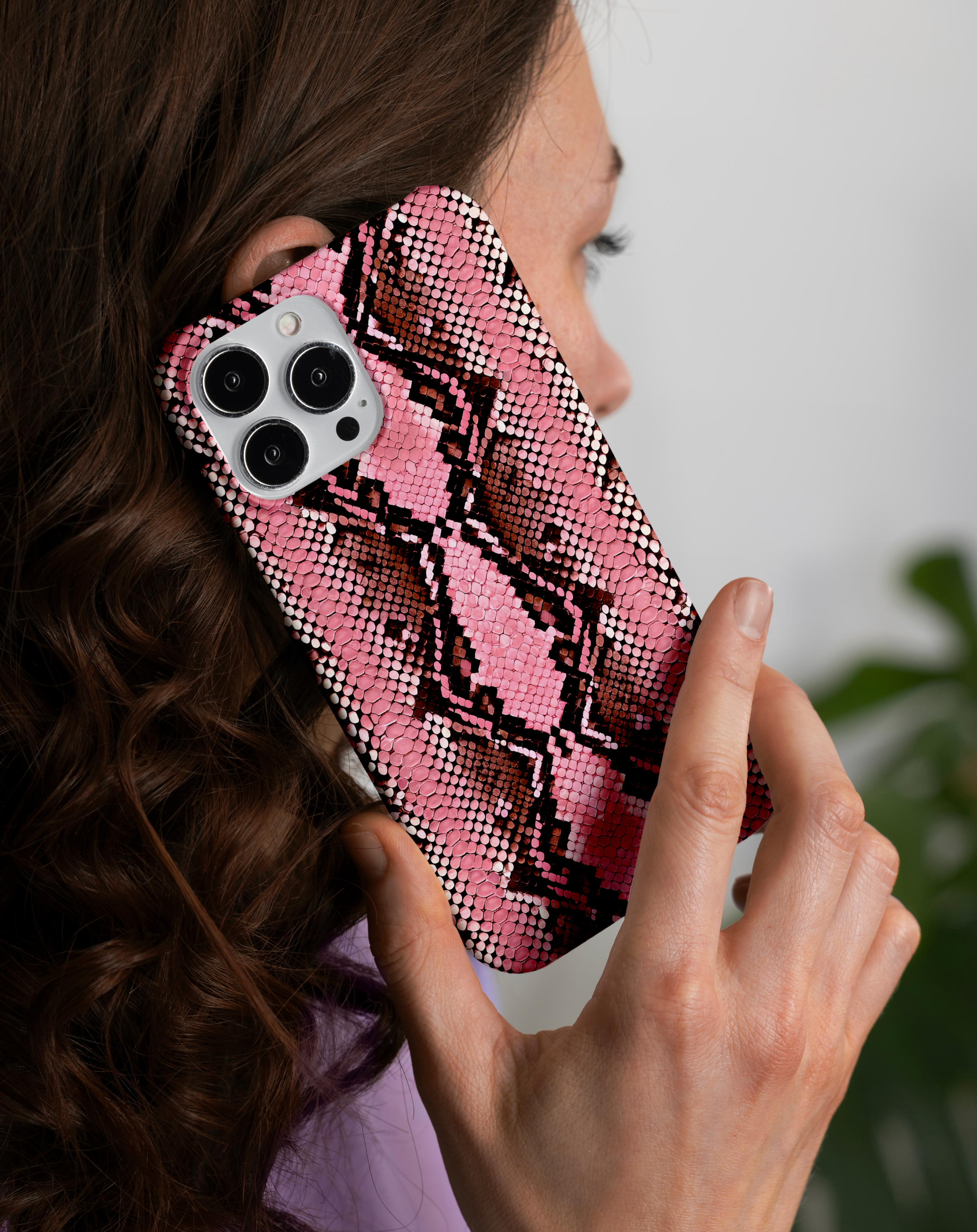 Pembe Yılan Derisi Premium Telefon Kılıfı