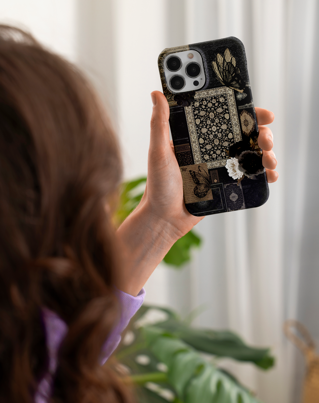 Geleneksel Motifli Kelebek ve Çiçek Premium Telefon Kılıfı