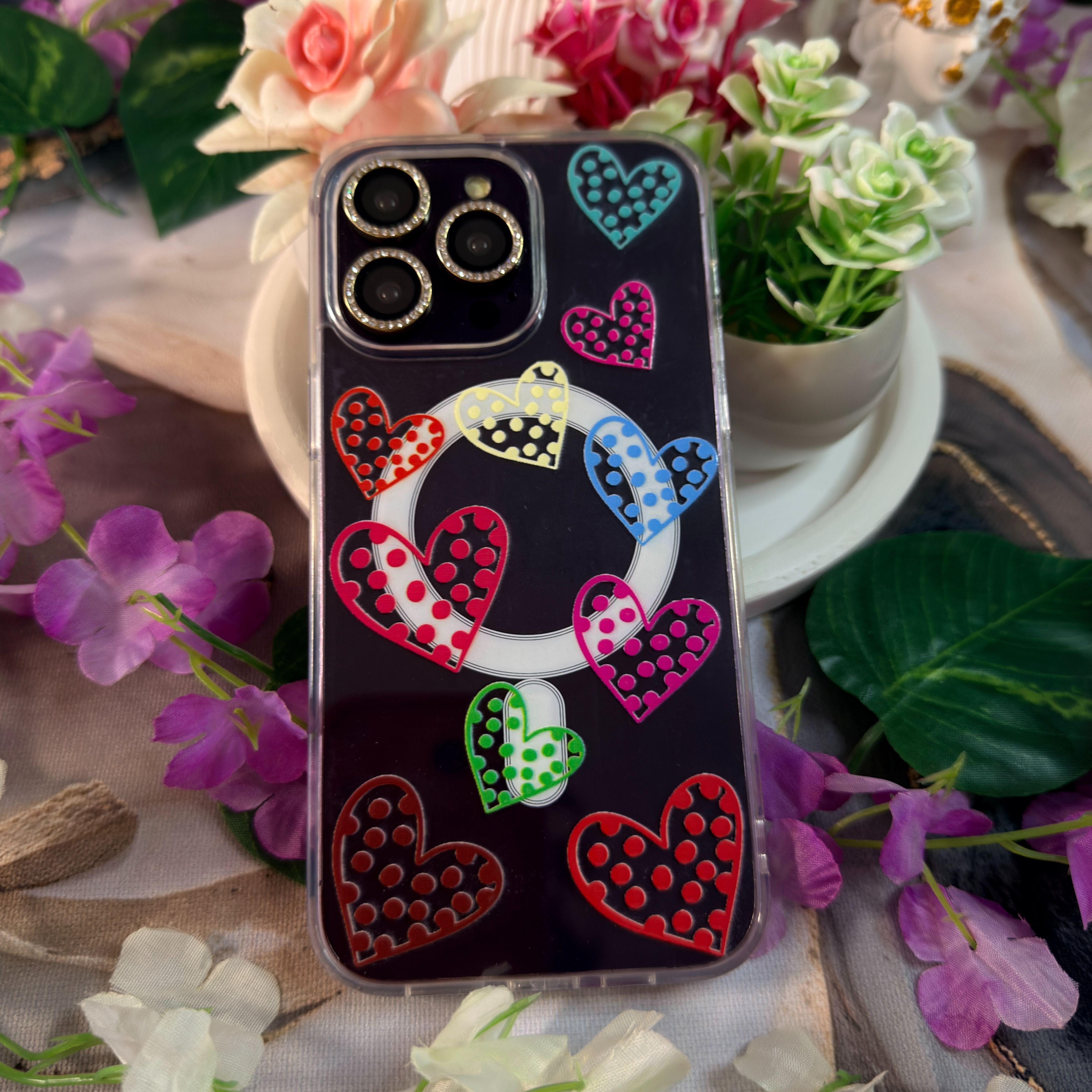 Renkli Kalpler MagSafe Telefon Kılıfı