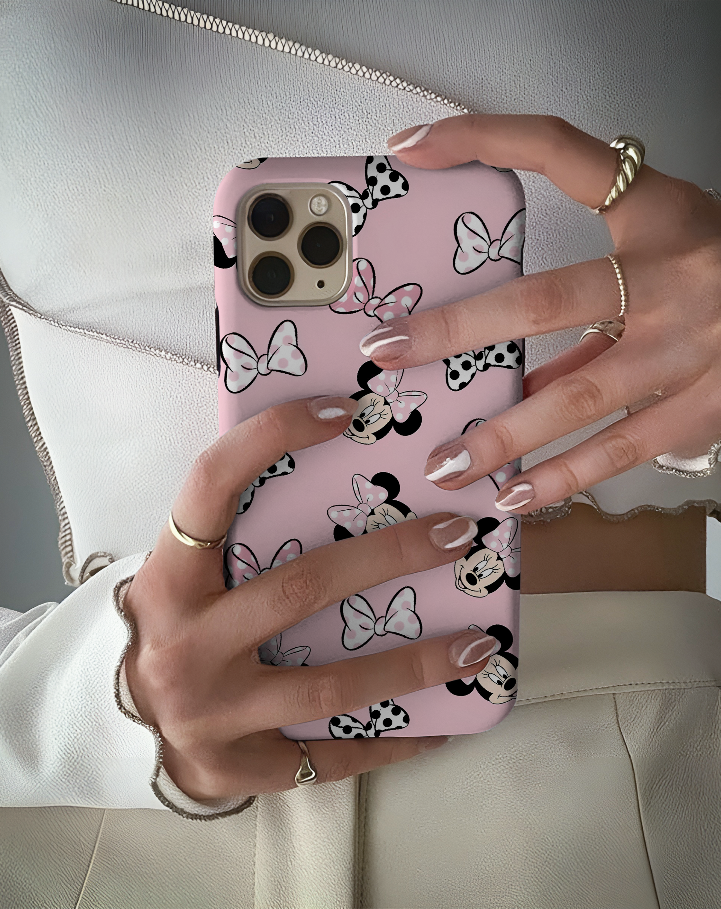 Minnie ve Fiyonk Desenli Premium Telefon Kılıfı