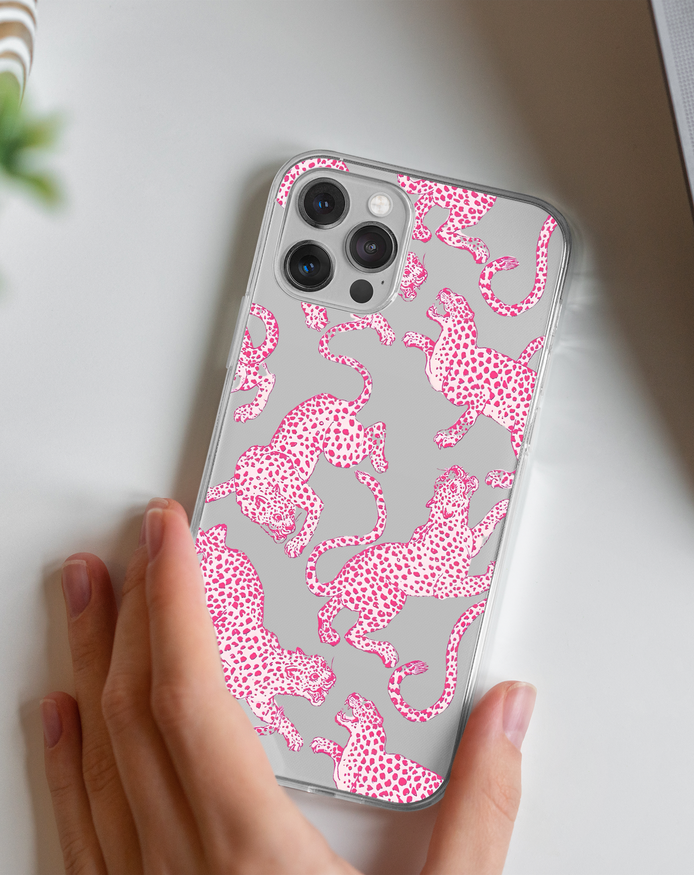 Pembe Leopar Figürlü Premium Şeffaf Telefon Kılıfı